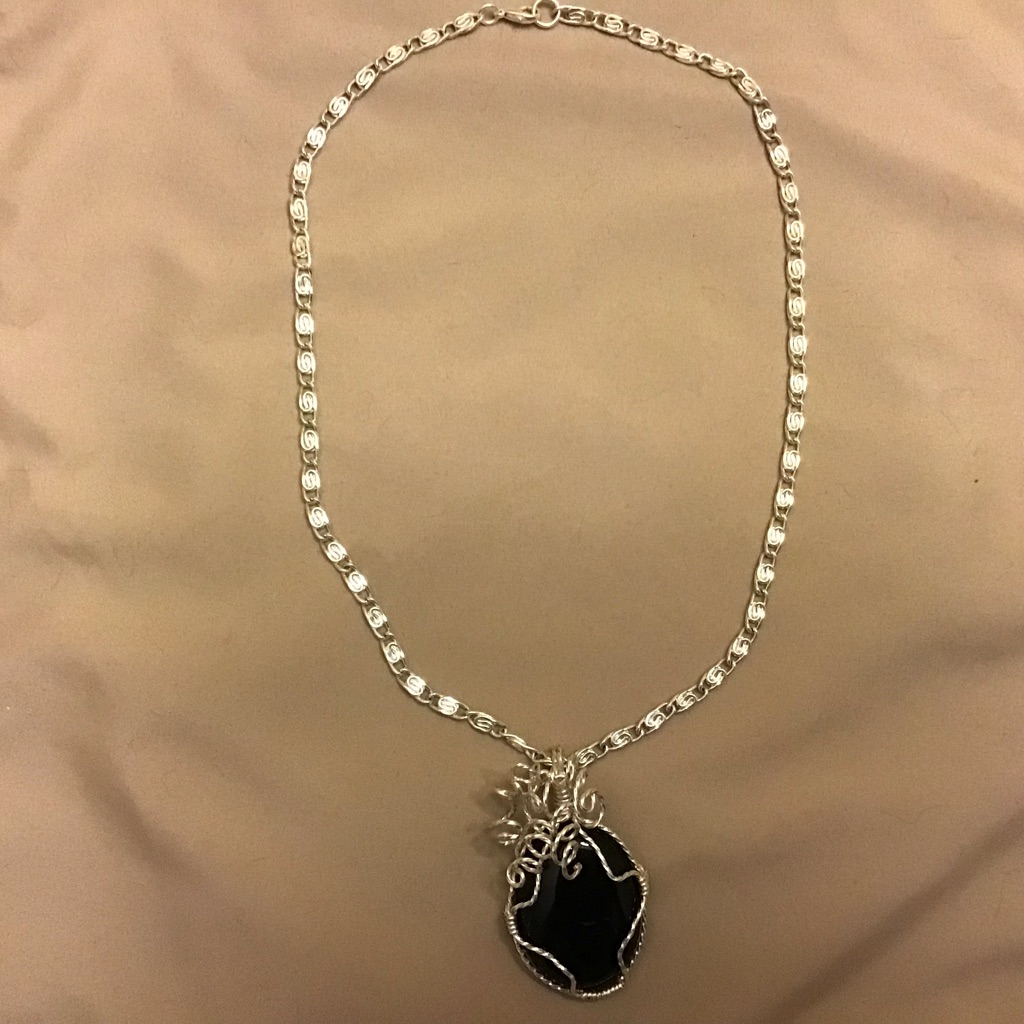 Silver Tone Necklace And Pendant
